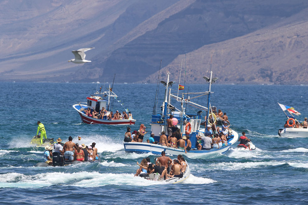 La Caleta De Famara Cierra Sus Fiestas Con Una Multitudinaria Procesi N